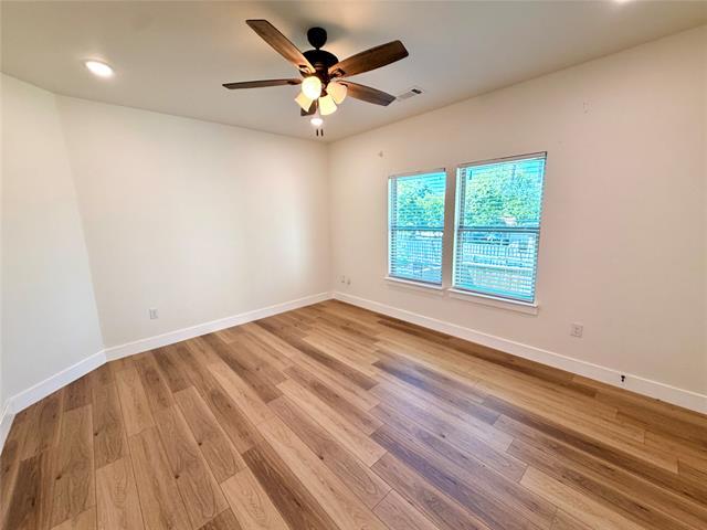 Building Photo - 1720 Lloyd Ave