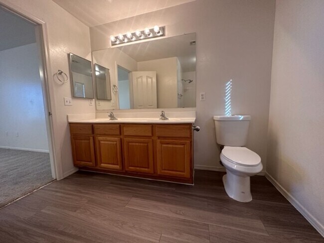 Building Photo - Mesa East Valley Home near Desert Ridge High