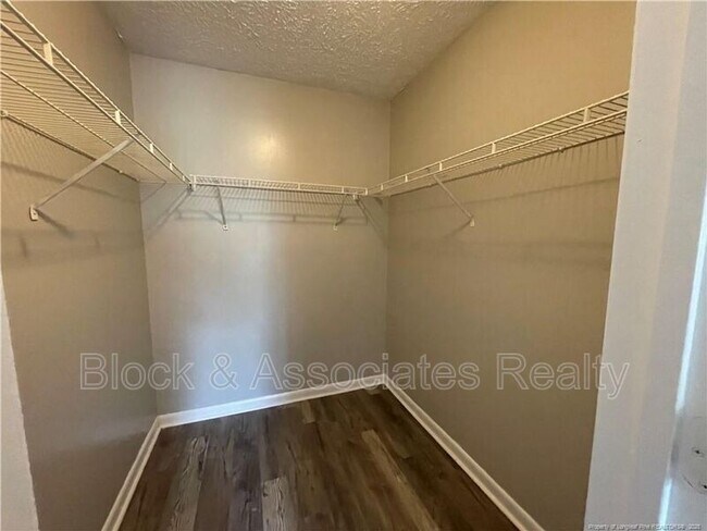 Building Photo - 3392 Galleria Dr