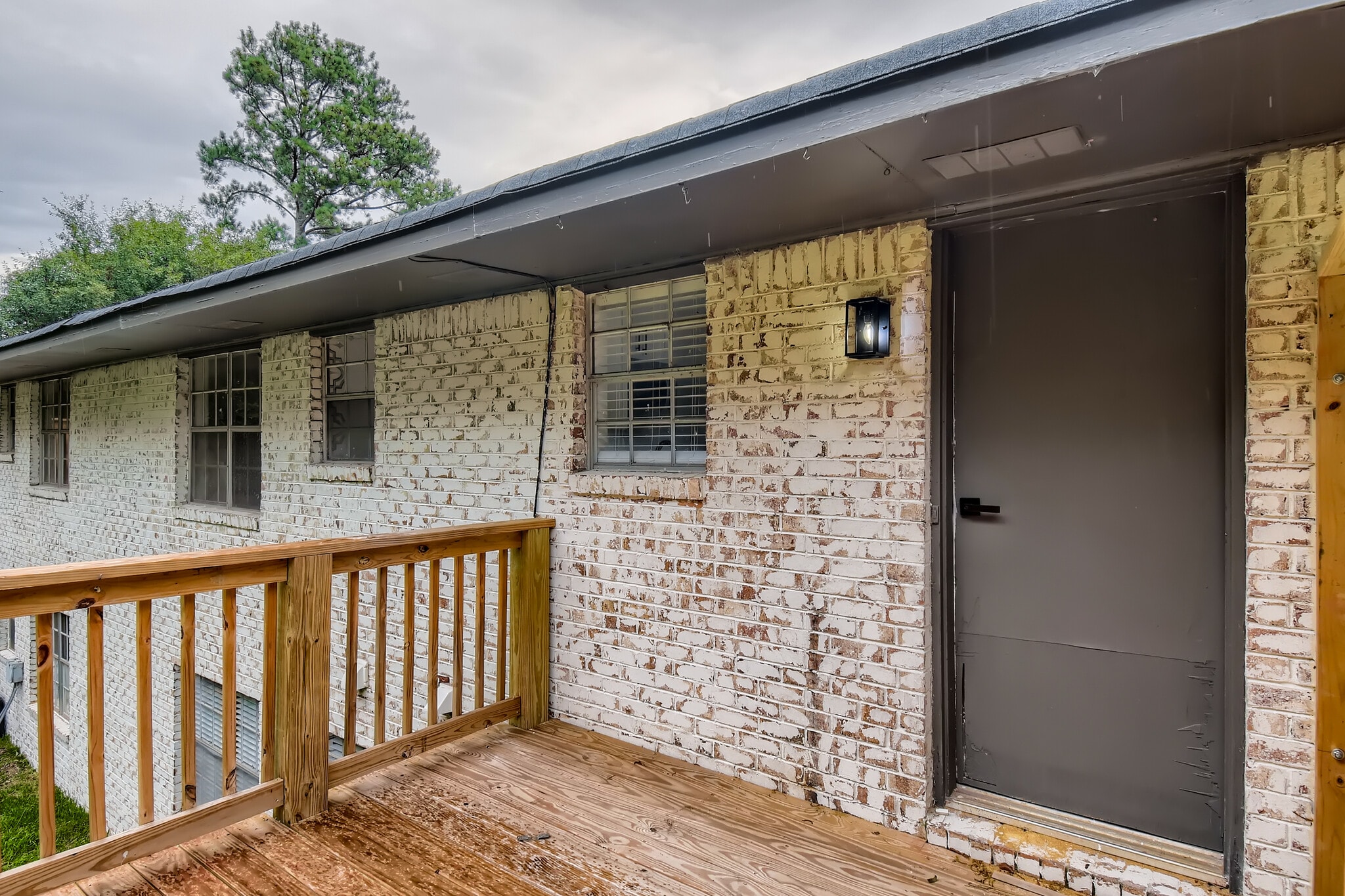 Building Photo - Room in Apartment on Cleveland St