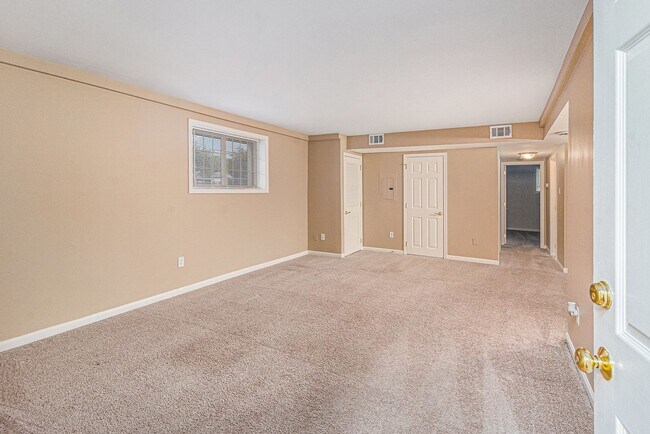 Building Photo - Almont Terrace Apartments