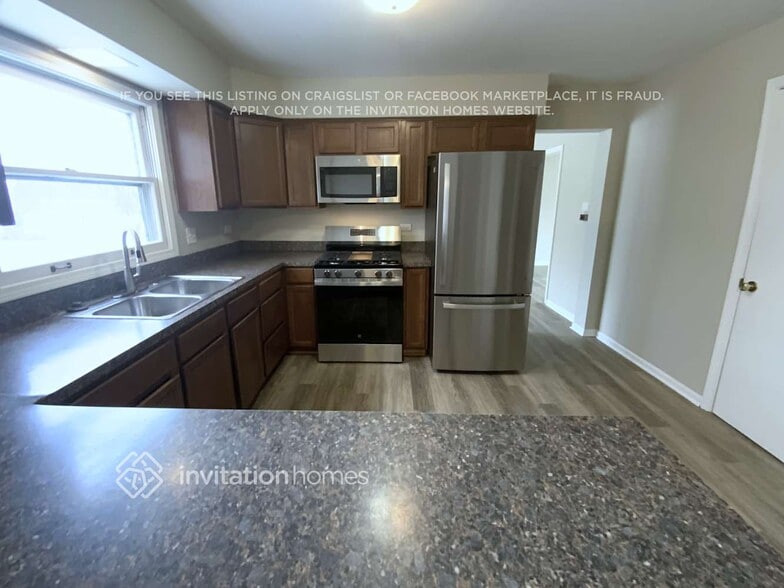 Building Photo - 1212 Lehnertz Cir