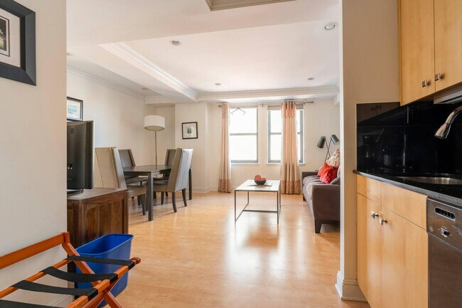 Building Photo - 201 W 58th St