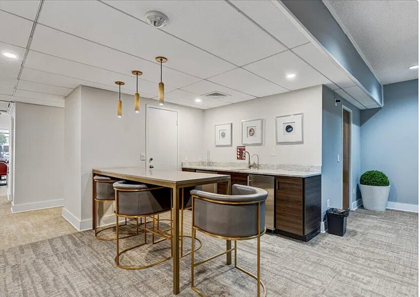 Building Photo - 6101 Edsall Rd