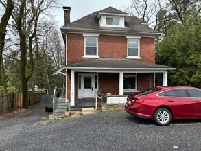 Building Photo - 1070 Luzerne St