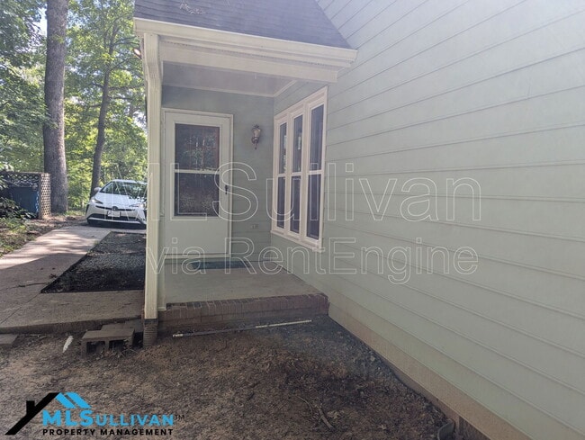 Building Photo - 5408 Ravenswood Pl