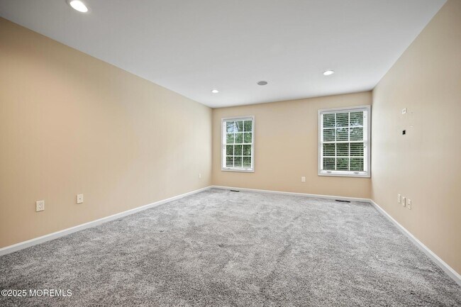 Building Photo - 18 Smock Ct