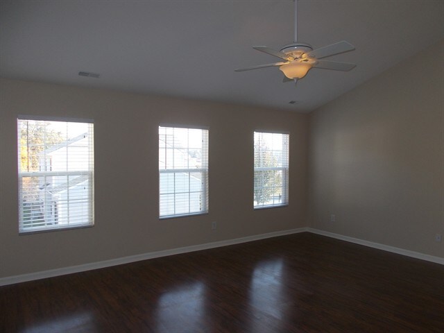 Building Photo - 4003 Saphire Ln