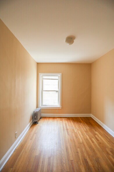 Building Photo - 4730 N Spaulding Ave