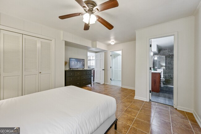 Building Photo - 2431 Weatherford Ct