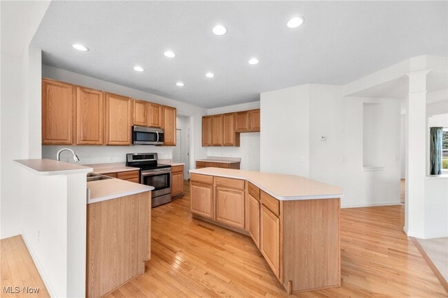 Building Photo - 126 Granite Ct