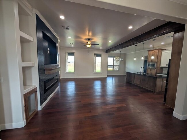 Building Photo - 405 NW 115th St