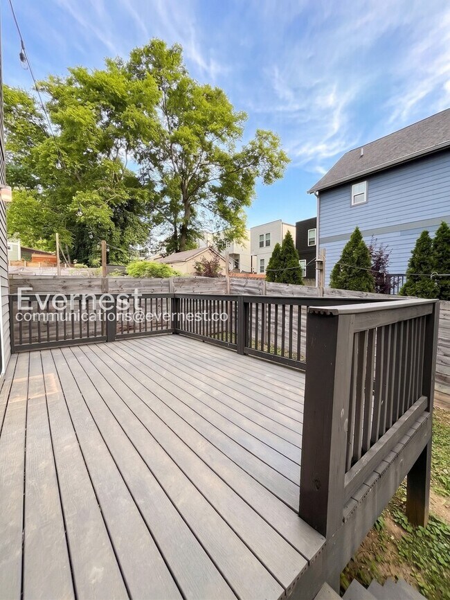 Building Photo - 915 Delmas Ave