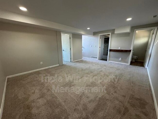 Building Photo - 5243 Ville Maria Ln