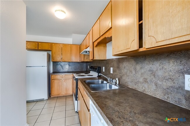 Building Photo - 4005 Doraine Ct