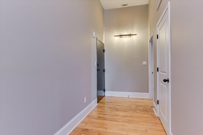 Building Photo - 936 Broad St