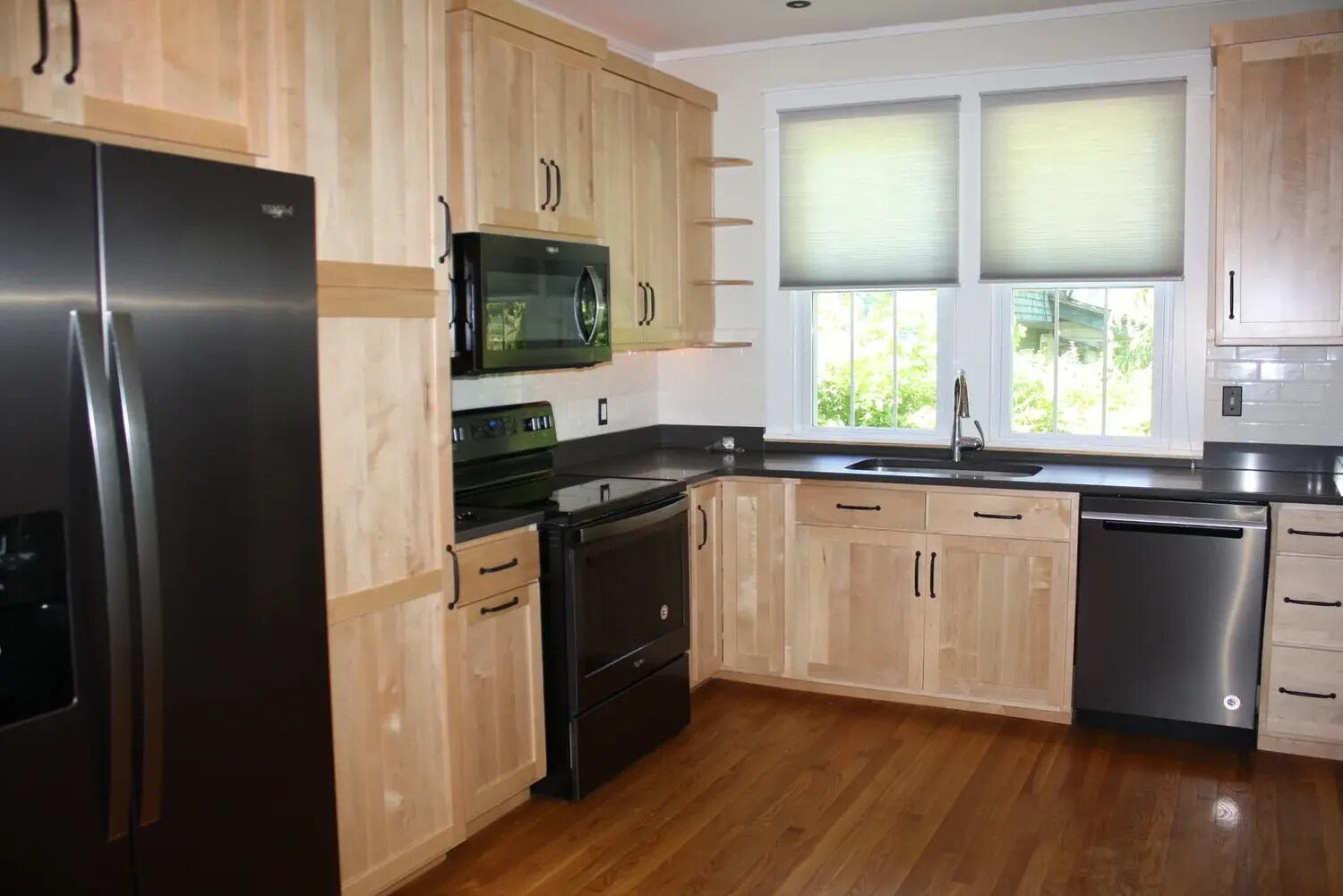 Building Photo - 611 S Park Ave