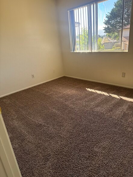 Bed 2 - 712 Summerwood Ln