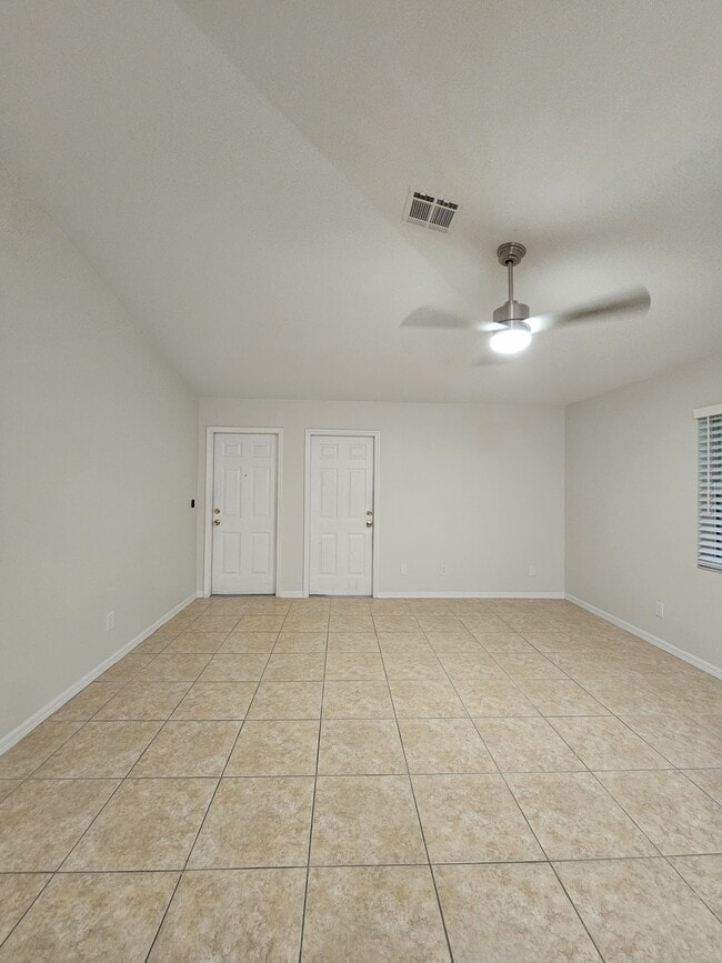 Building Photo - 9209 Seville Rd