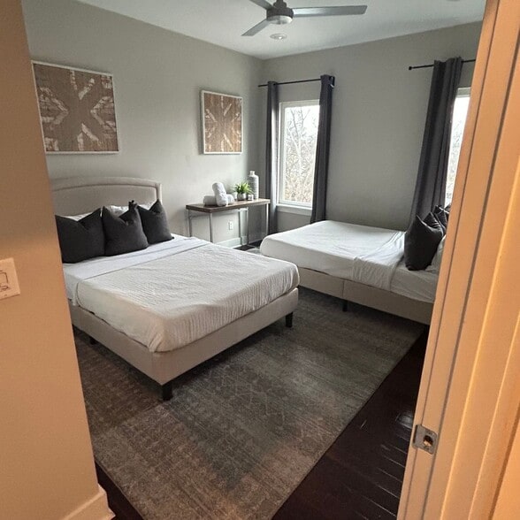 Building Photo - 1240 2nd Ave S