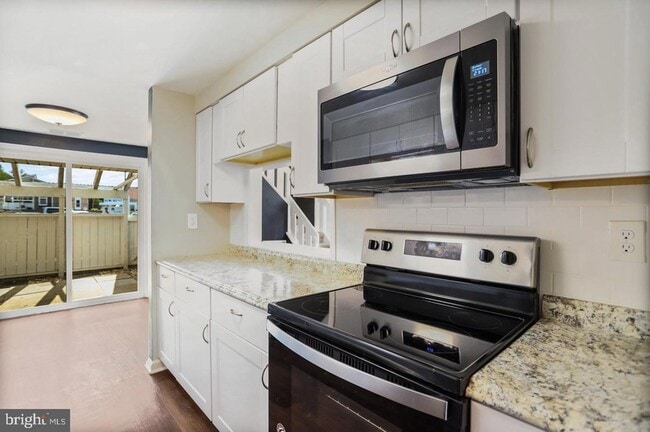 Building Photo - 1523 Kensington Dr