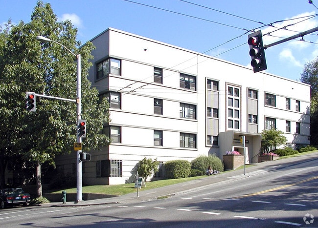 Alternate Building View - Bay Ridge Court (Cobblestone Court)