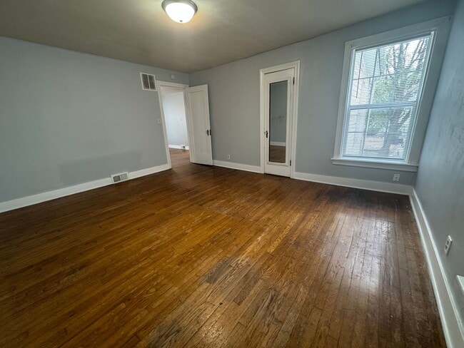 Building Photo - 1021 S 8th St