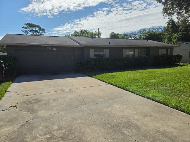 Building Photo - 2217 Villano Ave