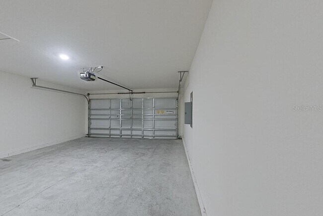 Building Photo - 8590 SW 44th Ct