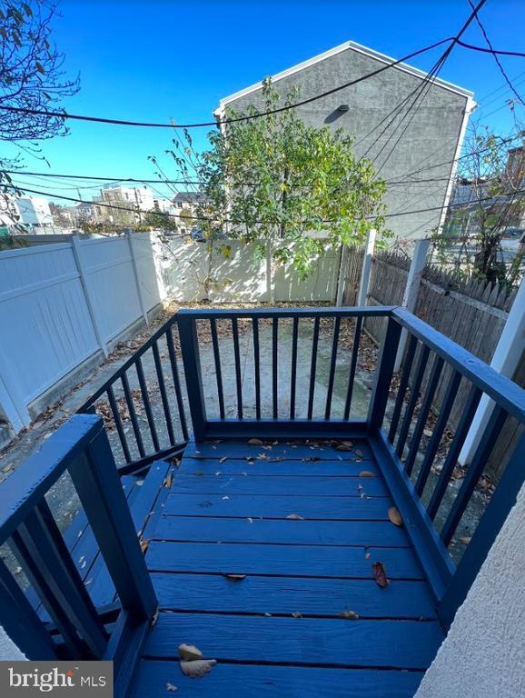 Building Photo - 605 N 34th St