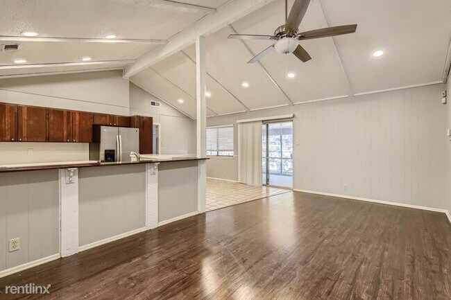Building Photo - 4 br, 2 bath House - 5623 Lon Chaney Drive