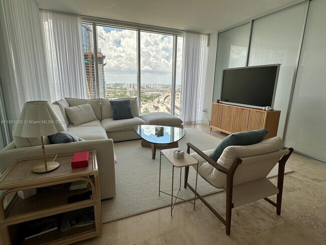Building Photo - 1040 Biscayne Blvd