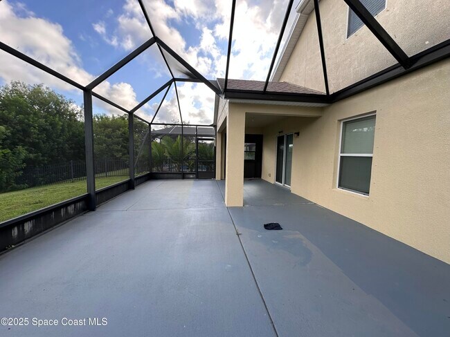 Building Photo - 1526 Litchfield Dr