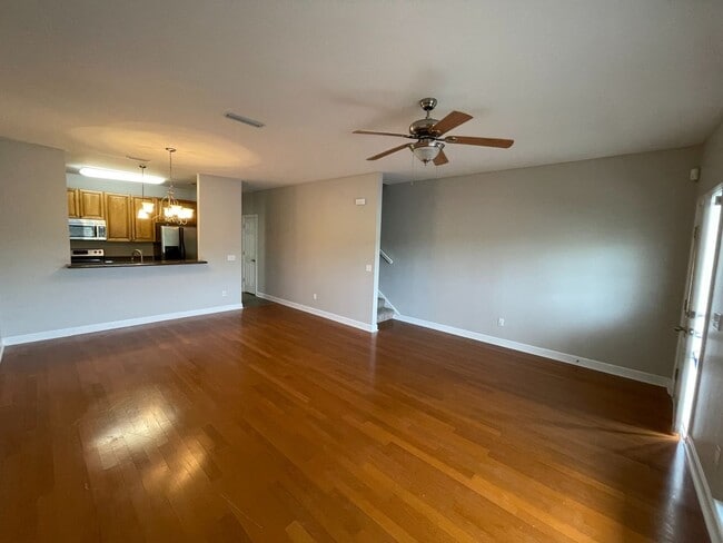 Building Photo - 310 Stratford Dr