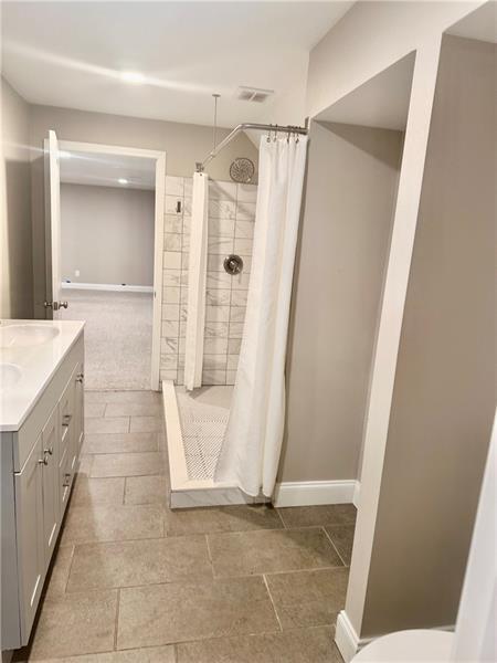 Building Photo - 2805 Pine Hill Dr