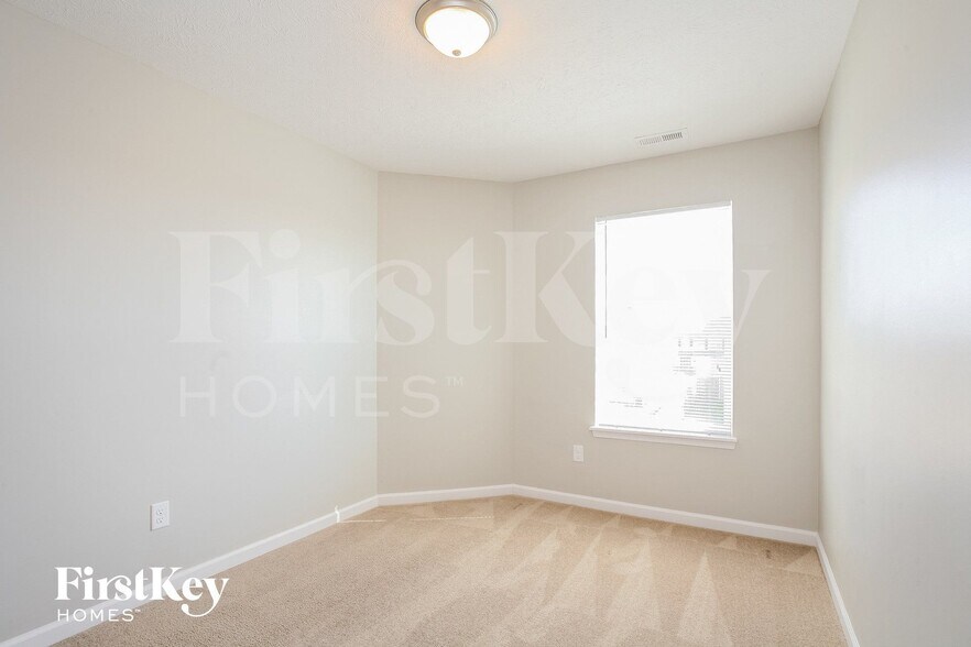 Building Photo - 8107 Grove Berry Way