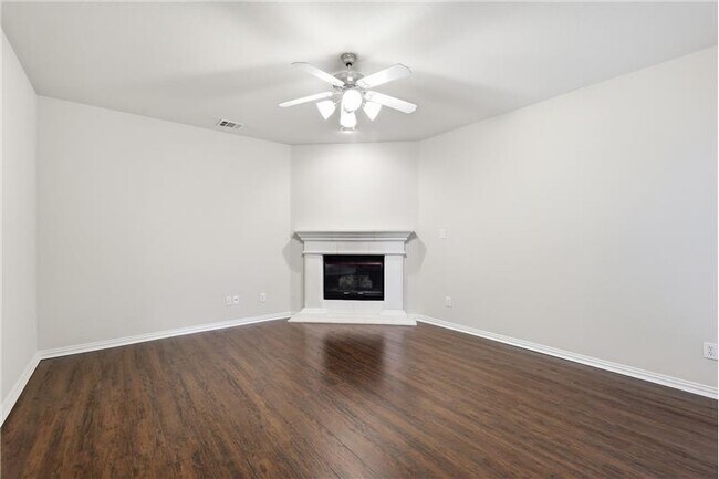 Building Photo - 8808 Paradise Dr