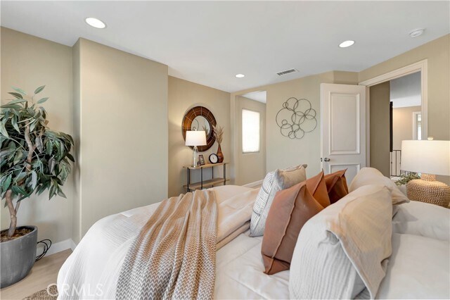 Building Photo - 509 W Balboa Blvd