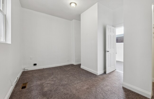 Building Photo - 6346 S Saint Lawrence Ave