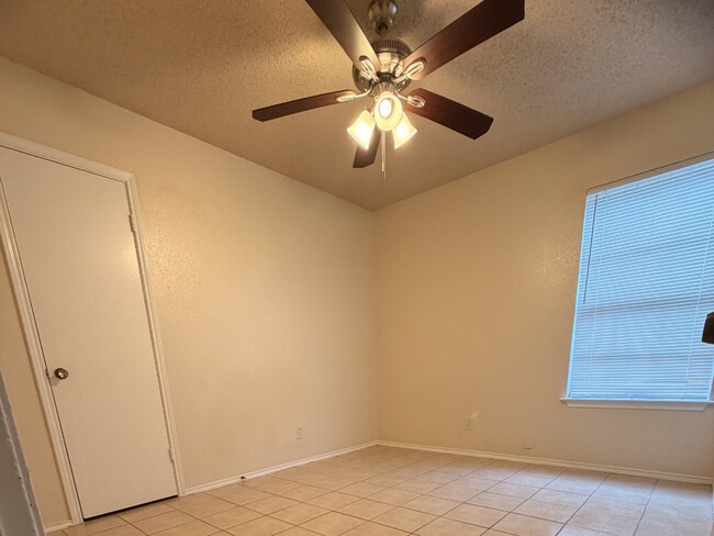 Building Photo - Bright & Inviting 2-Bedroom Duplex in a Highly Desirable Central Location