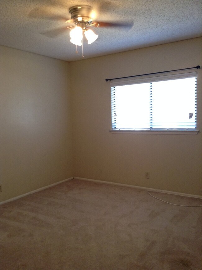 Building Photo - 16703 Coral Glade