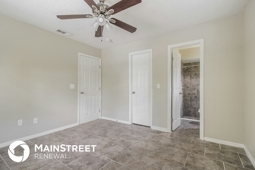 Building Photo - 1072 Genesee Ave SE