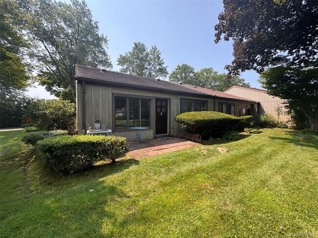 Building Photo - 20 Strathmore Gate Dr
