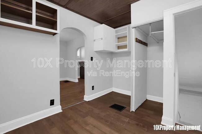 Building Photo - 563 S Burgess Ave
