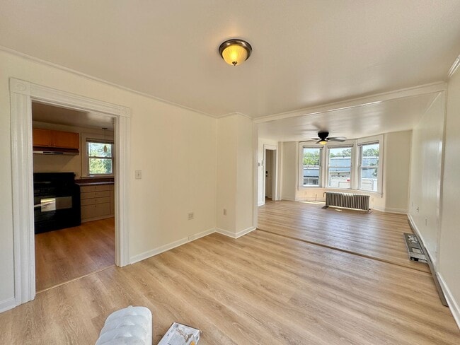 Building Photo - Spacious Portland 3BD/1.5BA Single Family ...