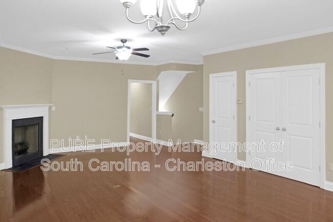 Building Photo - 1187 Dingle Rd