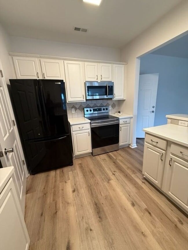 Building Photo - Well maintained 2 br 2 ba condo in the gat...