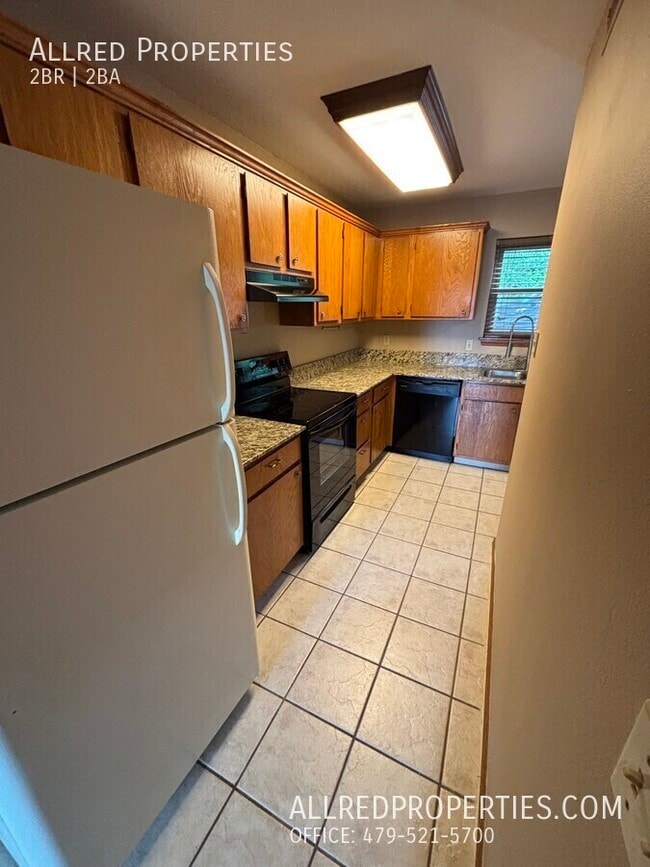 Building Photo - 2481 N Brophy Ave