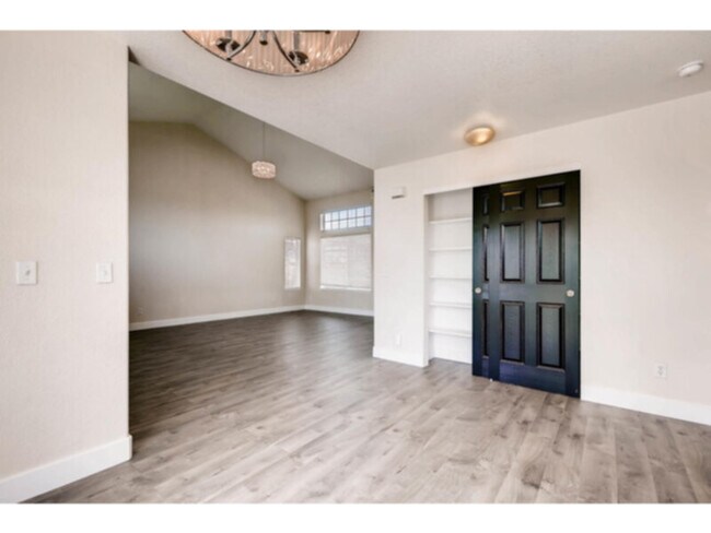 Building Photo - 15576 Olmsted Pl
