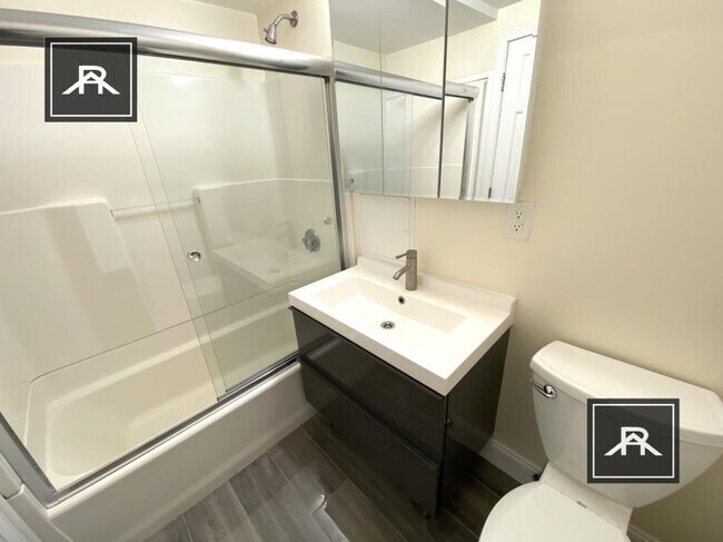 Building Photo - 3 bedroom in Brookline MA 02445